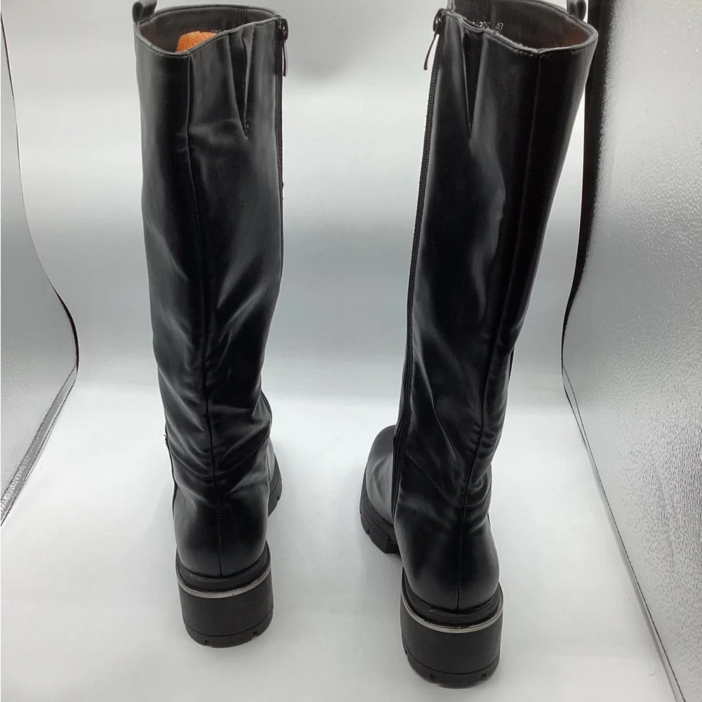 Obsel: women’s boots size 9 or Euro 40 black leather